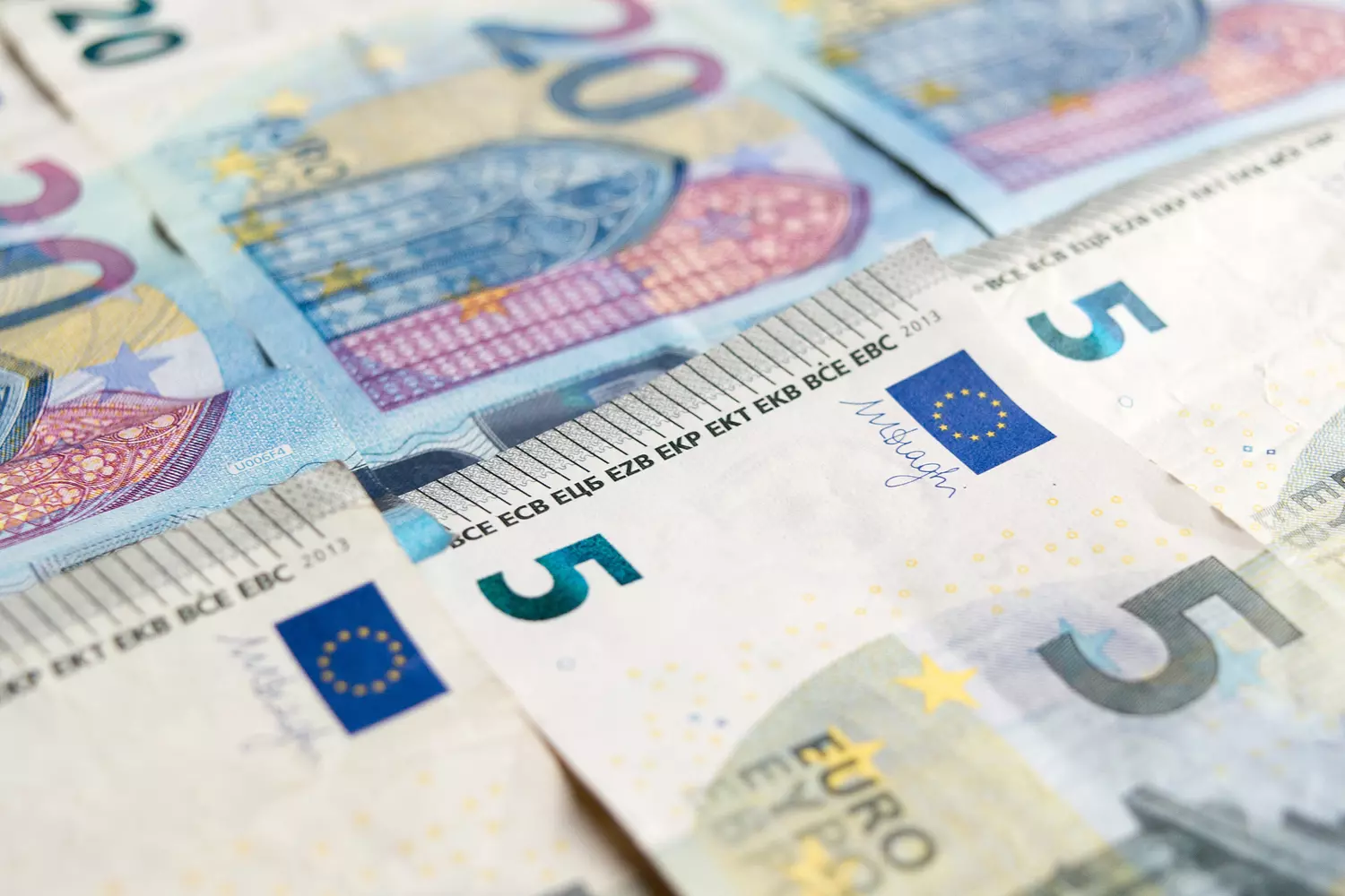 aow-bedragen - eurobiljetten 