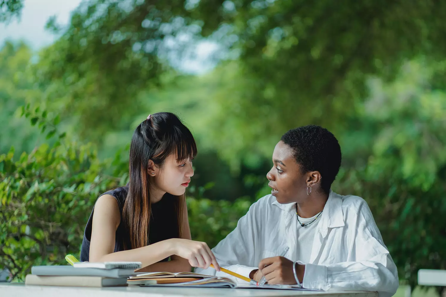 studiefinanciering - twee vrouwen studeren